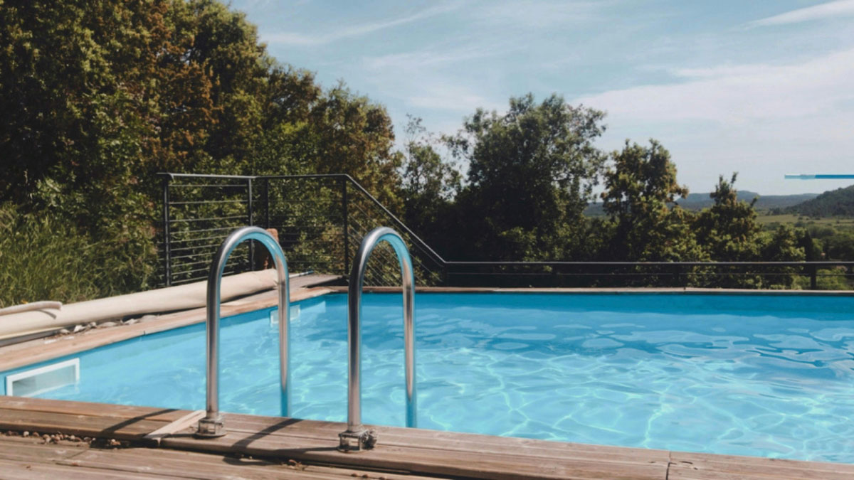Piscine résidentielle équipée de matériel de qualité